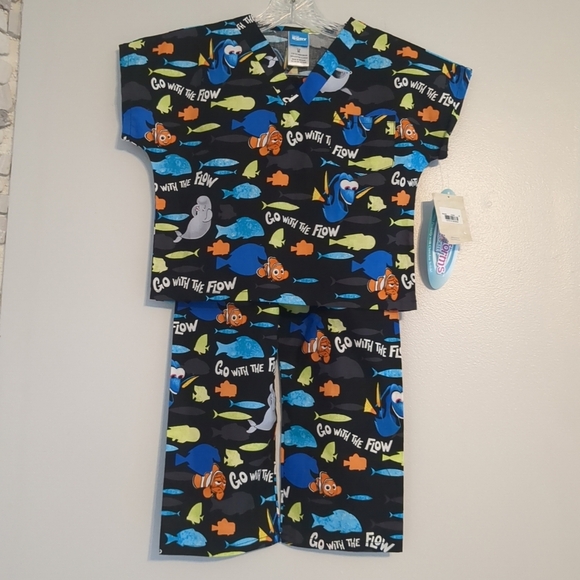 NWT Disney Pixar Nemo Pajamas 2 Piece Unisex Kids Size Medium Black 100% Cotton - Picture 1 of 6